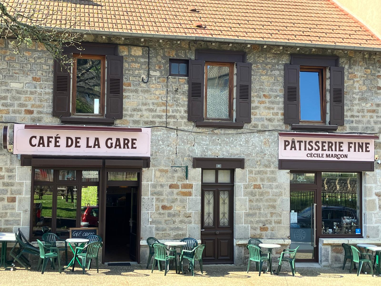 Le café de la gare